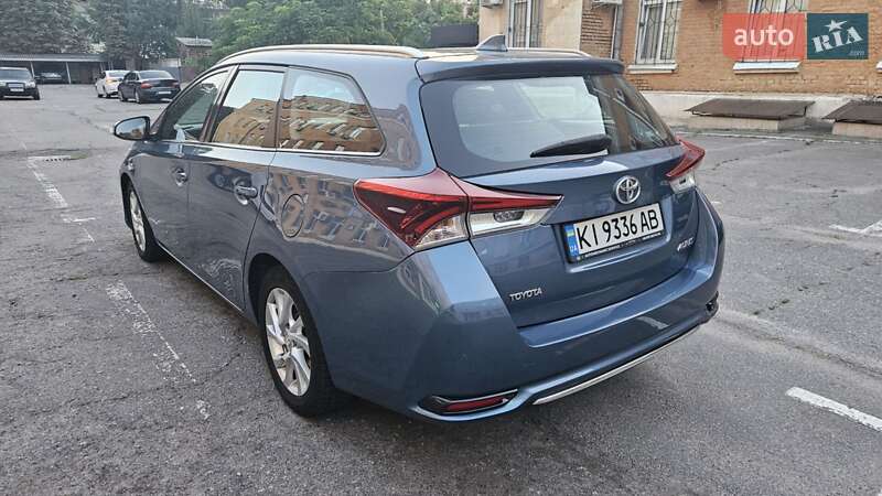 Універсал Toyota Auris 2015 в Києві