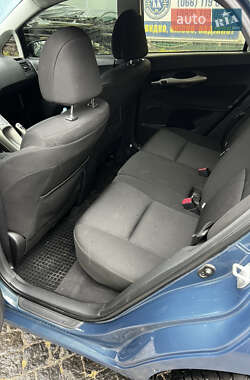 Хэтчбек Toyota Auris 2008 в 