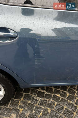Хэтчбек Toyota Auris 2008 в 