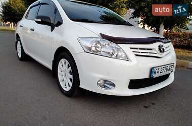 Хэтчбек Toyota Auris 2012 в Буче