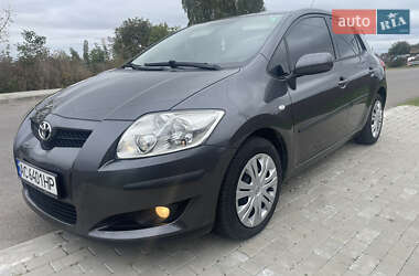 Хэтчбек Toyota Auris 2008 в Нововолынске