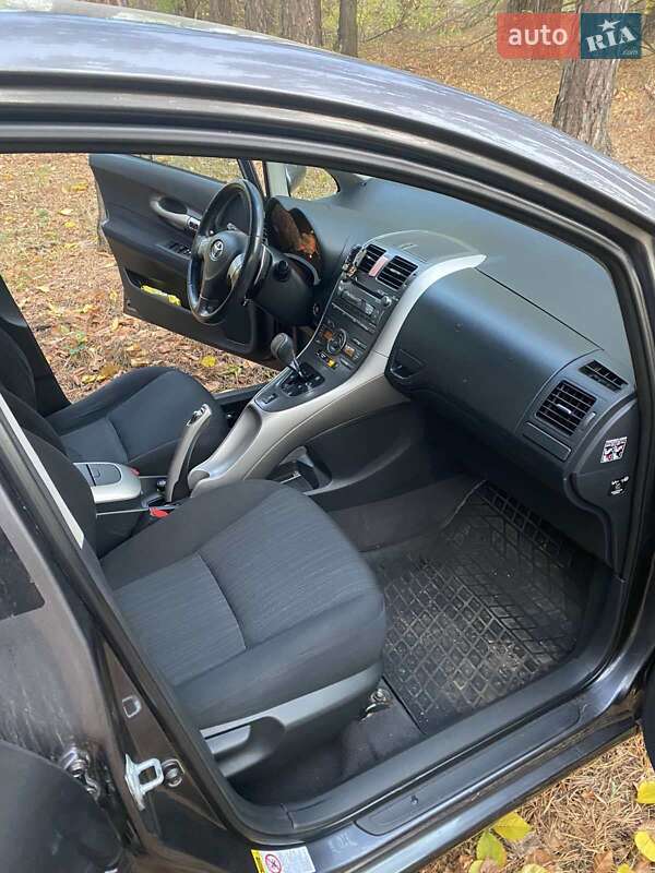 Хэтчбек Toyota Auris 2007 в Богодухове фото 12 Хэтчбек Toyota Auris 2007 в Богодухове