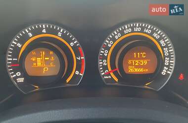 Хэтчбек Toyota Auris 2011 в 