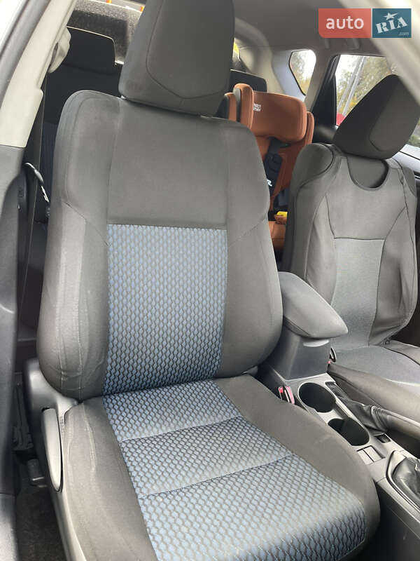 Хэтчбек Toyota Auris 2013 в Полтаве