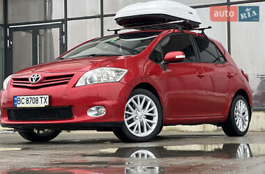 Хэтчбек Toyota Auris 2011 в Львове