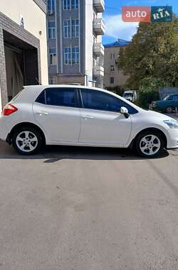 Хэтчбек Toyota Auris 2012 в Виннице