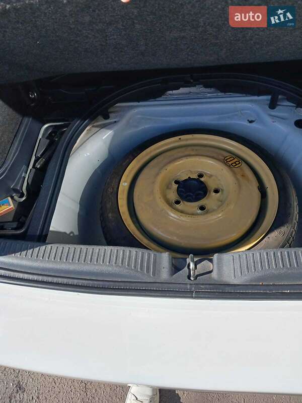 Хетчбек Toyota Auris 2012 в Вінниці