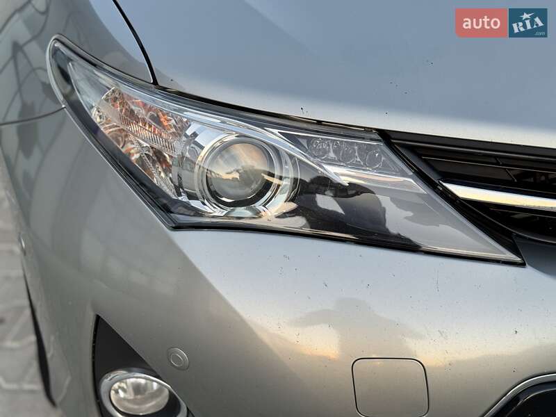 Универсал Toyota Auris 2014 в Тернополе