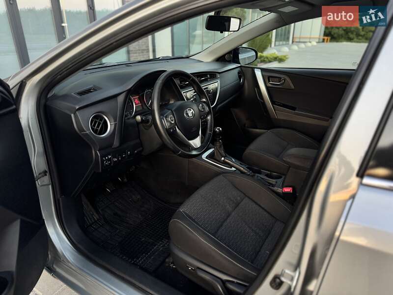 Универсал Toyota Auris 2014 в Тернополе