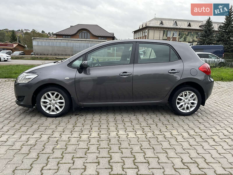 Хэтчбек Toyota Auris 2008 в Черновцах