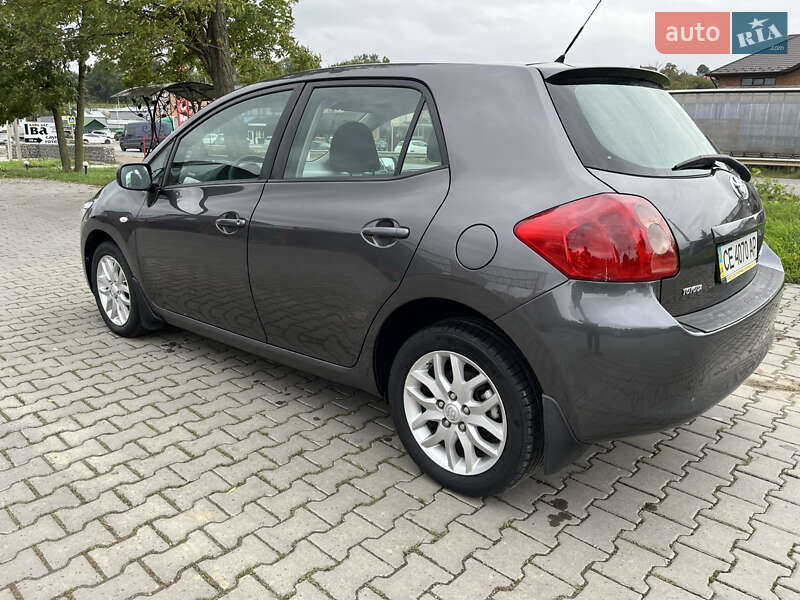 Хэтчбек Toyota Auris 2008 в Черновцах