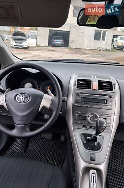 Хэтчбек Toyota Auris 2007 в 