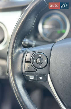 Хэтчбек Toyota Auris 2014 в 