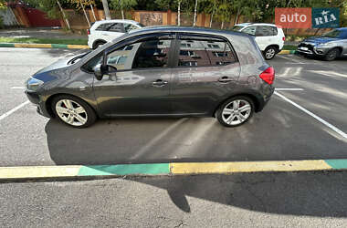 Хэтчбек Toyota Auris 2007 в 