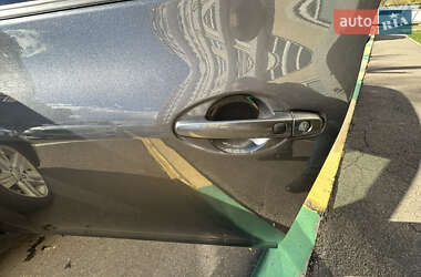 Хэтчбек Toyota Auris 2007 в 