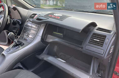 Хетчбек Toyota Auris 2007 в 