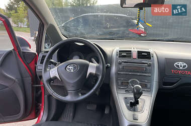Хетчбек Toyota Auris 2007 в 