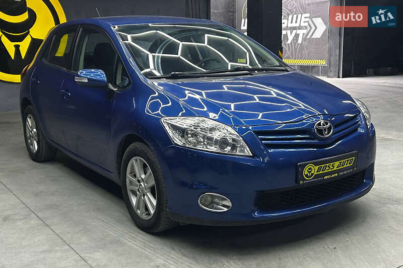 Toyota Auris 2011