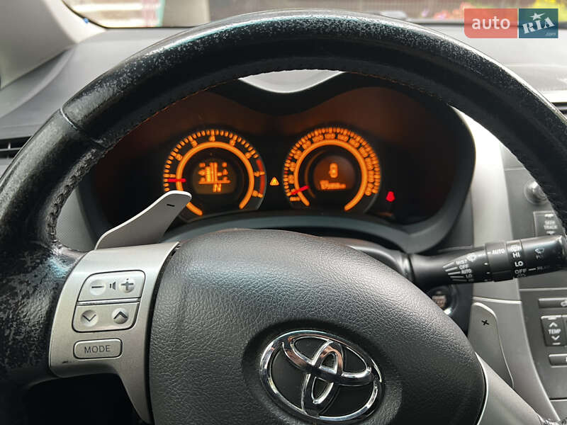 Хэтчбек Toyota Auris 2007 в Кривом Роге