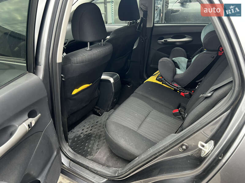 Хэтчбек Toyota Auris 2007 в Кривом Роге