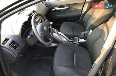 Хэтчбек Toyota Auris 2008 в 