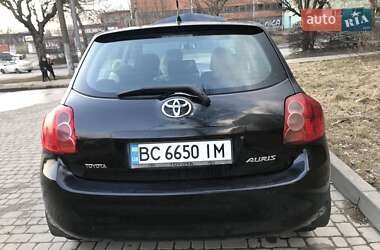 Хэтчбек Toyota Auris 2008 в 