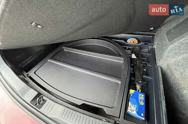 Хэтчбек Toyota Auris 2015 в 