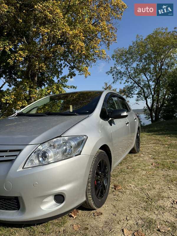 Хэтчбек Toyota Auris 2010 в Ивано-Франково фото 16 Хэтчбек Toyota Auris 2010 в Ивано-Франково
