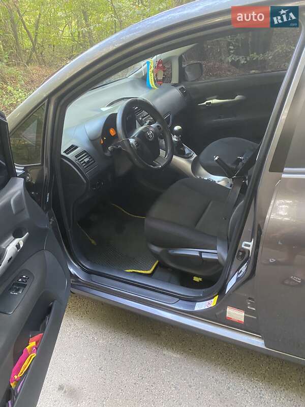 Хэтчбек Toyota Auris 2011 в Иршаве фото 10 Хэтчбек Toyota Auris 2011 в Иршаве