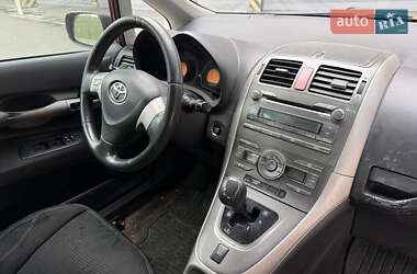Хэтчбек Toyota Auris 2008 в 