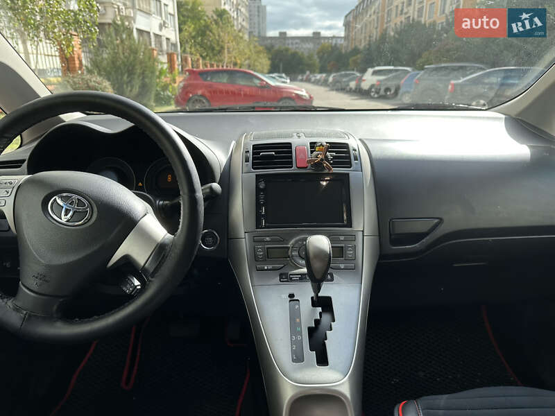 Хэтчбек Toyota Auris 2009 в Одессе