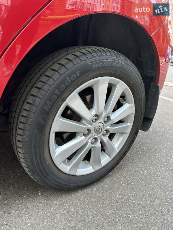 Хэтчбек Toyota Auris 2009 в Одессе