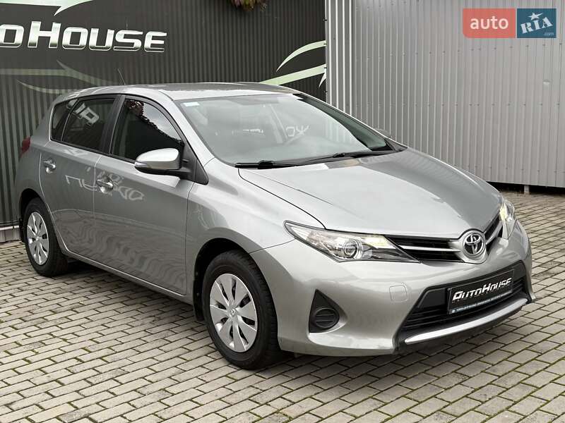 Хэтчбек Toyota Auris 2014 в Виннице
