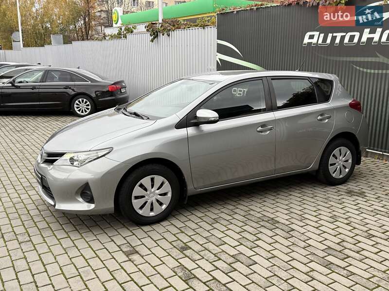 Хэтчбек Toyota Auris 2014 в Виннице