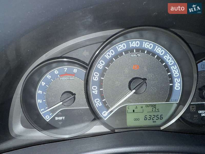 Хэтчбек Toyota Auris 2014 в Виннице