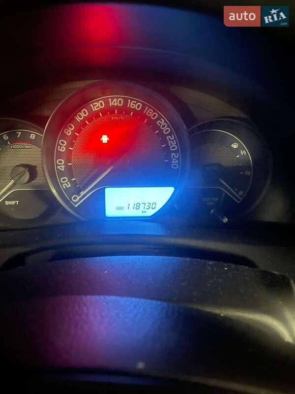 Хэтчбек Toyota Auris 2013 в Львове