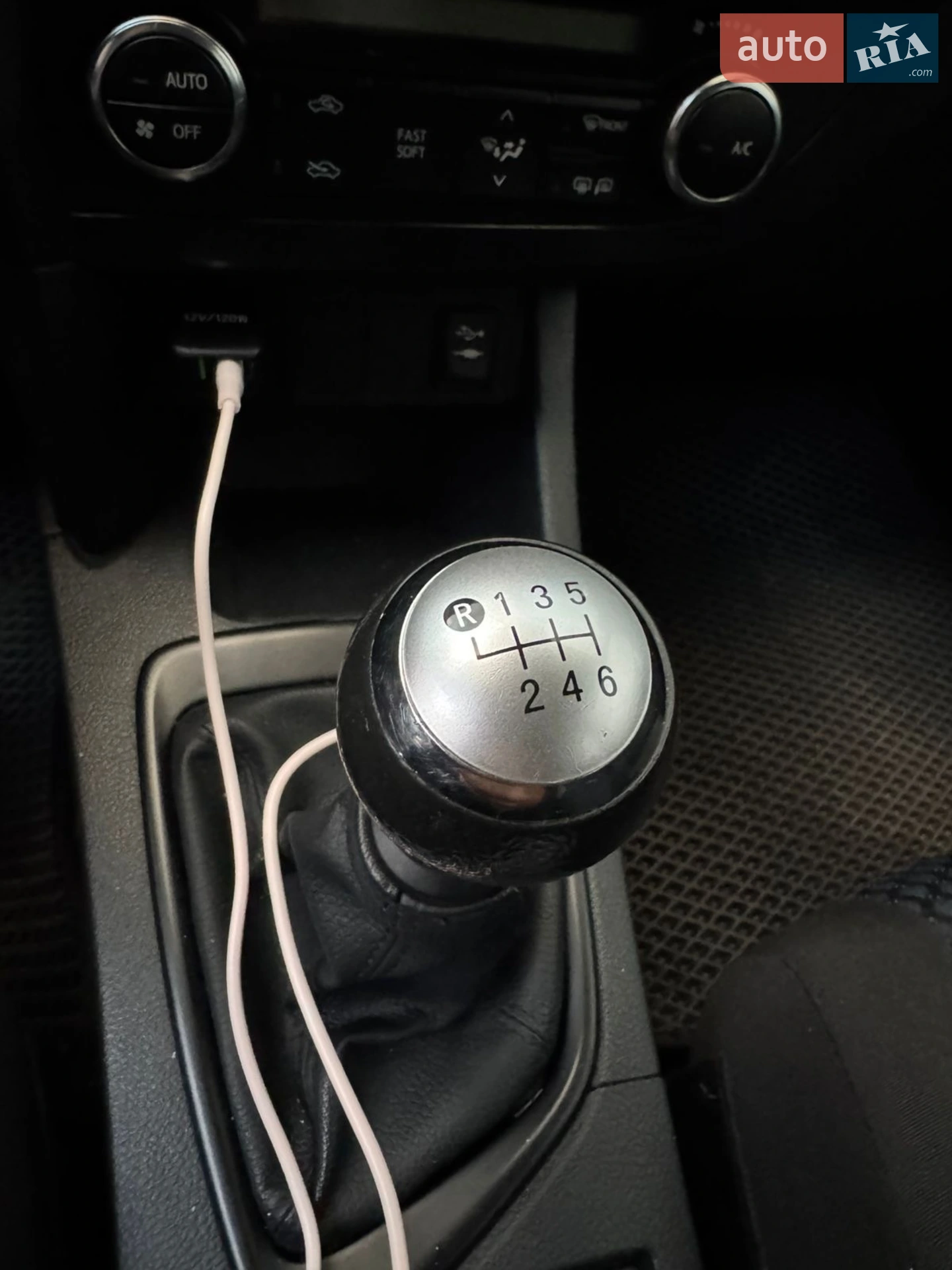 2013 Toyota Auris - мініатюра 16