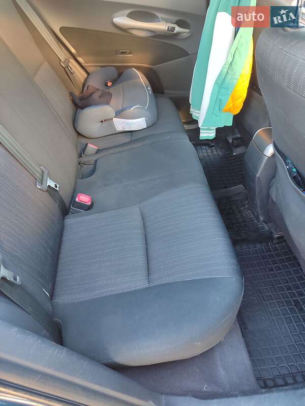 Хэтчбек Toyota Auris 2008 в Мукачево