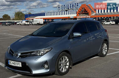 Хэтчбек Toyota Auris 2013 в Львове
