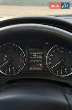 Хэтчбек Toyota Auris 2013 в Львове