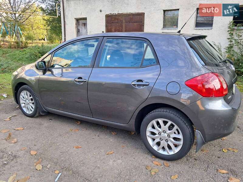 Хэтчбек Toyota Auris 2008 в Чернигове