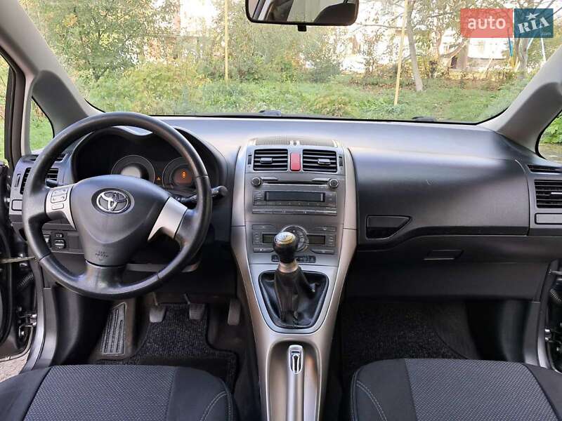 Хэтчбек Toyota Auris 2008 в Чернигове