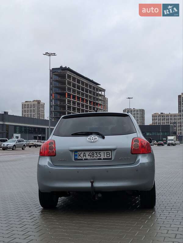 Хэтчбек Toyota Auris 2008 в Киеве