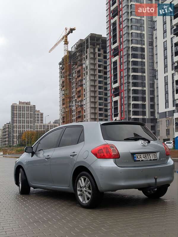 Хэтчбек Toyota Auris 2008 в Киеве