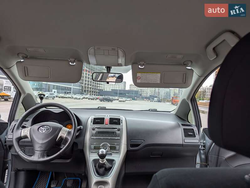 Хэтчбек Toyota Auris 2008 в Киеве