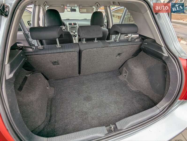 Хэтчбек Toyota Auris 2008 в Киеве