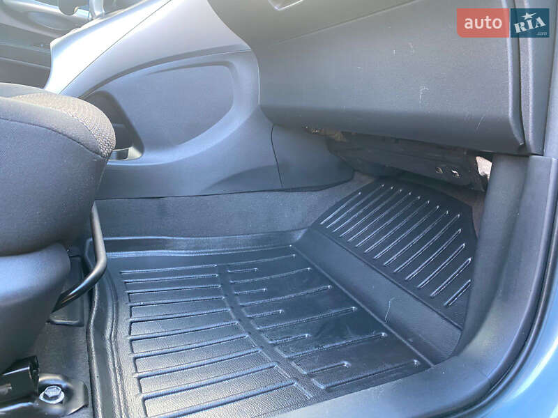 Хэтчбек Toyota Auris 2011 в Ровно фото 19 Хэтчбек Toyota Auris 2011 в Ровно