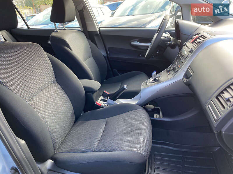 Хэтчбек Toyota Auris 2011 в Ровно фото 27 Хэтчбек Toyota Auris 2011 в Ровно