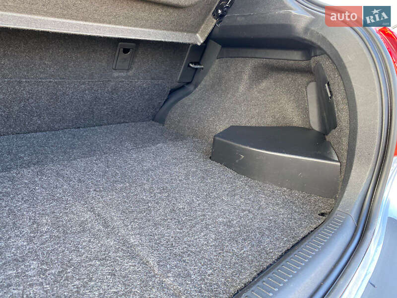 Хэтчбек Toyota Auris 2011 в Ровно фото 42 Хэтчбек Toyota Auris 2011 в Ровно