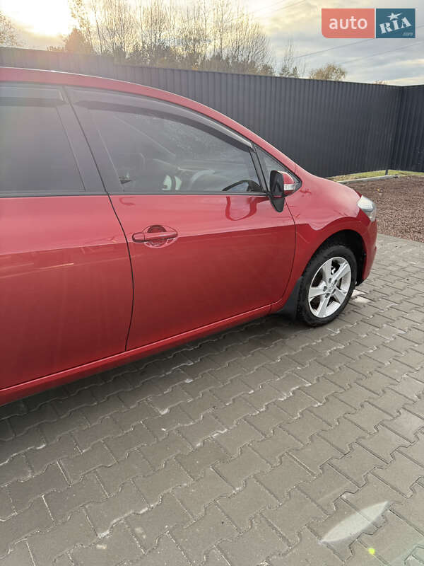 Хэтчбек Toyota Auris 2012 в Киеве